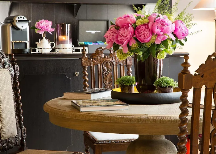 Hotel Les Tournelles à Paris